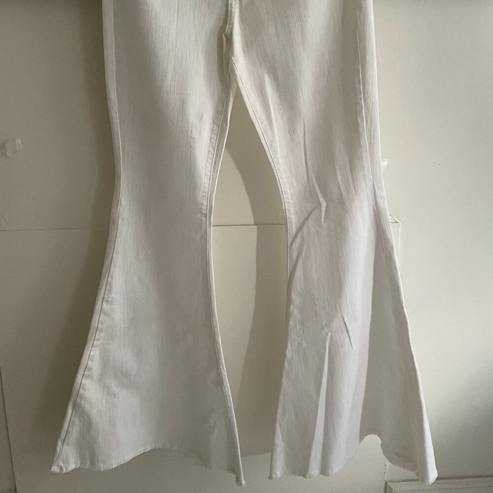 SUMMER STYLES-
FREE PEOPLE BELL BOTTOMS
Condition:  Never been worn.